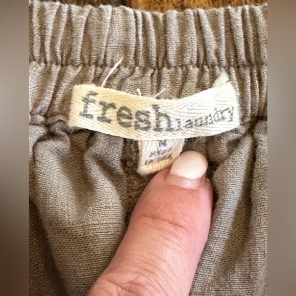 Fresh Laundry | Wide Leg Cropped Linen Pants, Desert - Picture 4 of 10